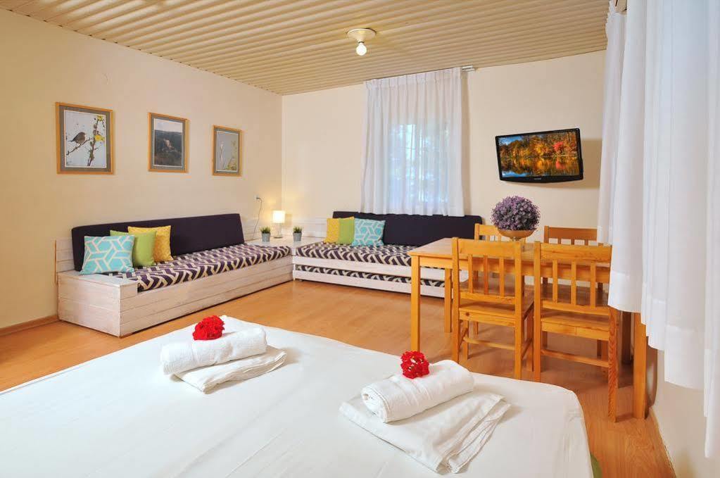 Travel Hotel Eilon Elon ภายนอก รูปภาพ
